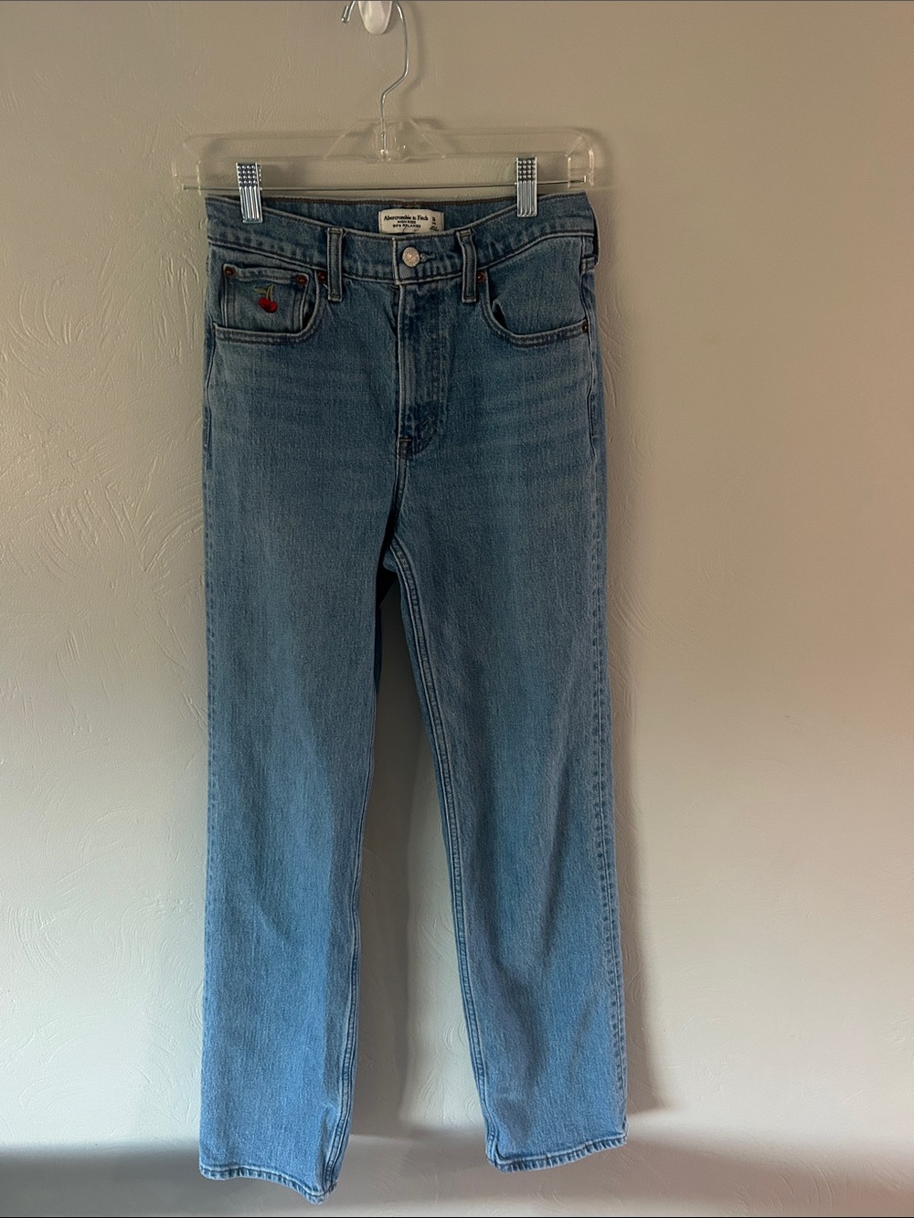 Abercrombie & Fitch High Rise 90s Relaxed Jean 26 Long Length